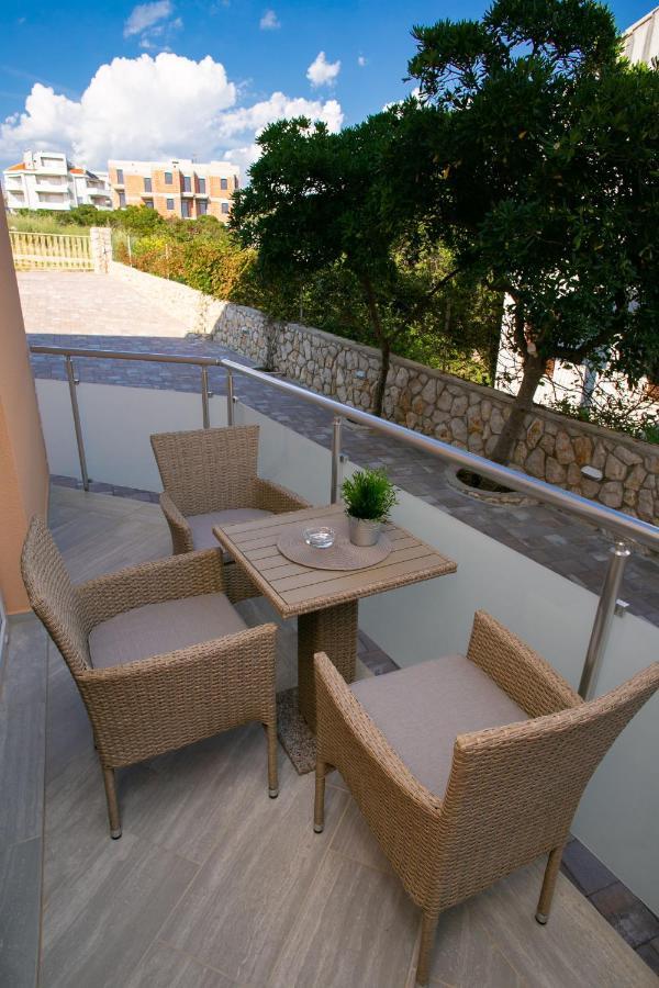 Apartments Sun Dance With Heated Pool Novalja Buitenkant foto