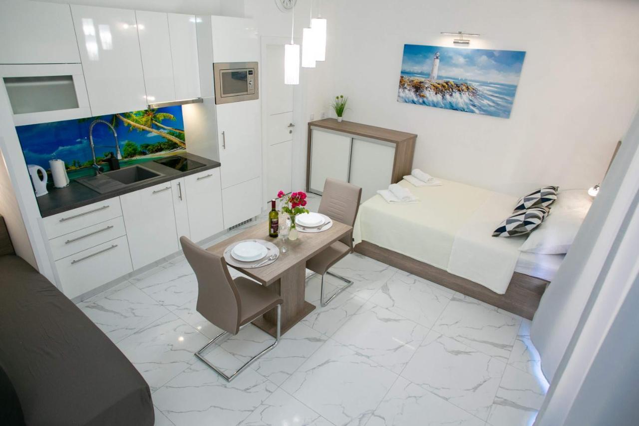 Apartments Sun Dance With Heated Pool Novalja Buitenkant foto