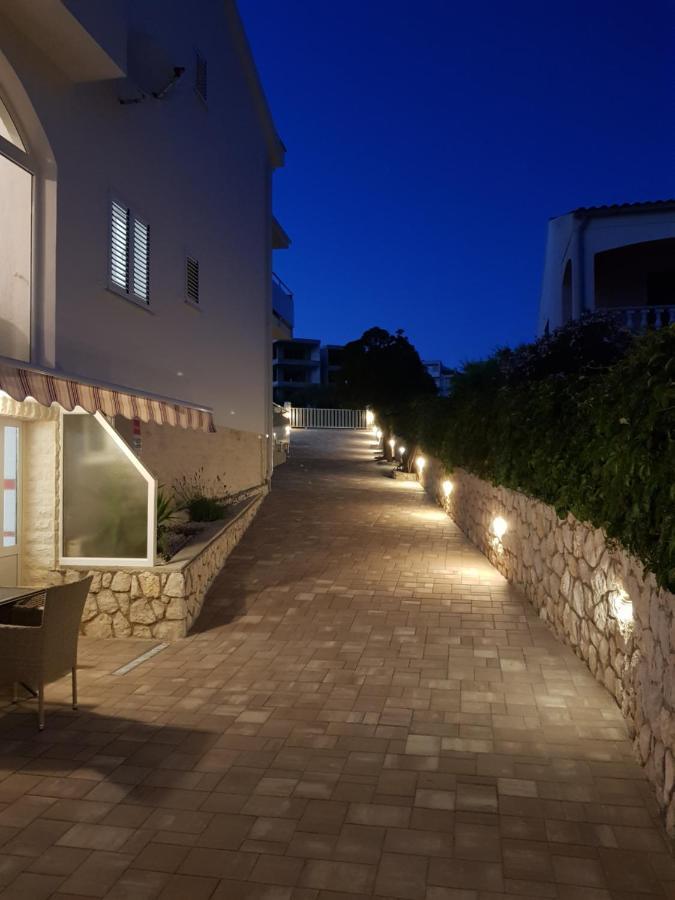 Apartments Sun Dance With Heated Pool Novalja Buitenkant foto